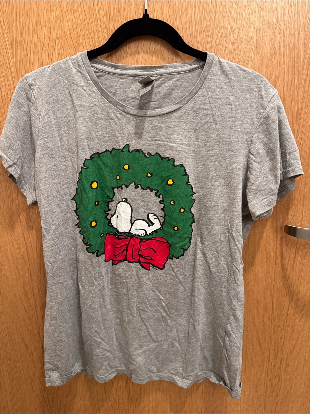 Snoopy Holiday Wreath Gray Pet T-Shirt
